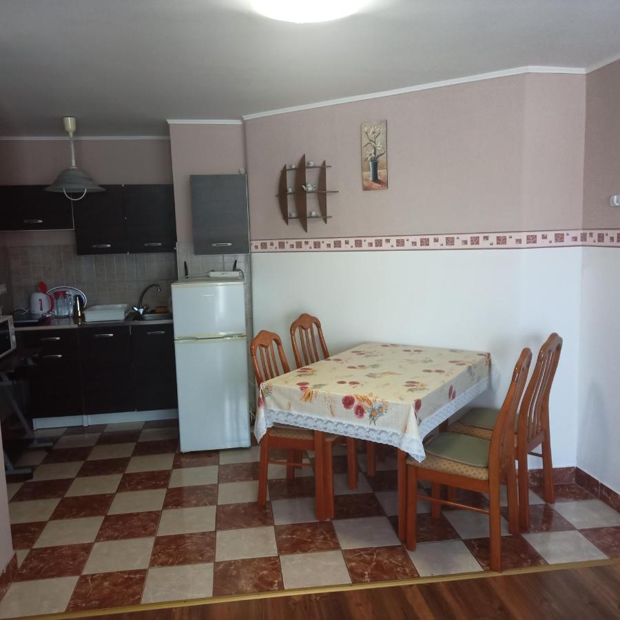 Bük Livia Apartman מראה חיצוני תמונה